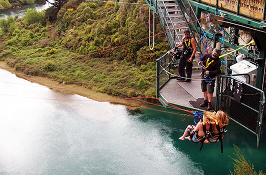 Bungy Jumping in New Zealand as an Intern Abroad
