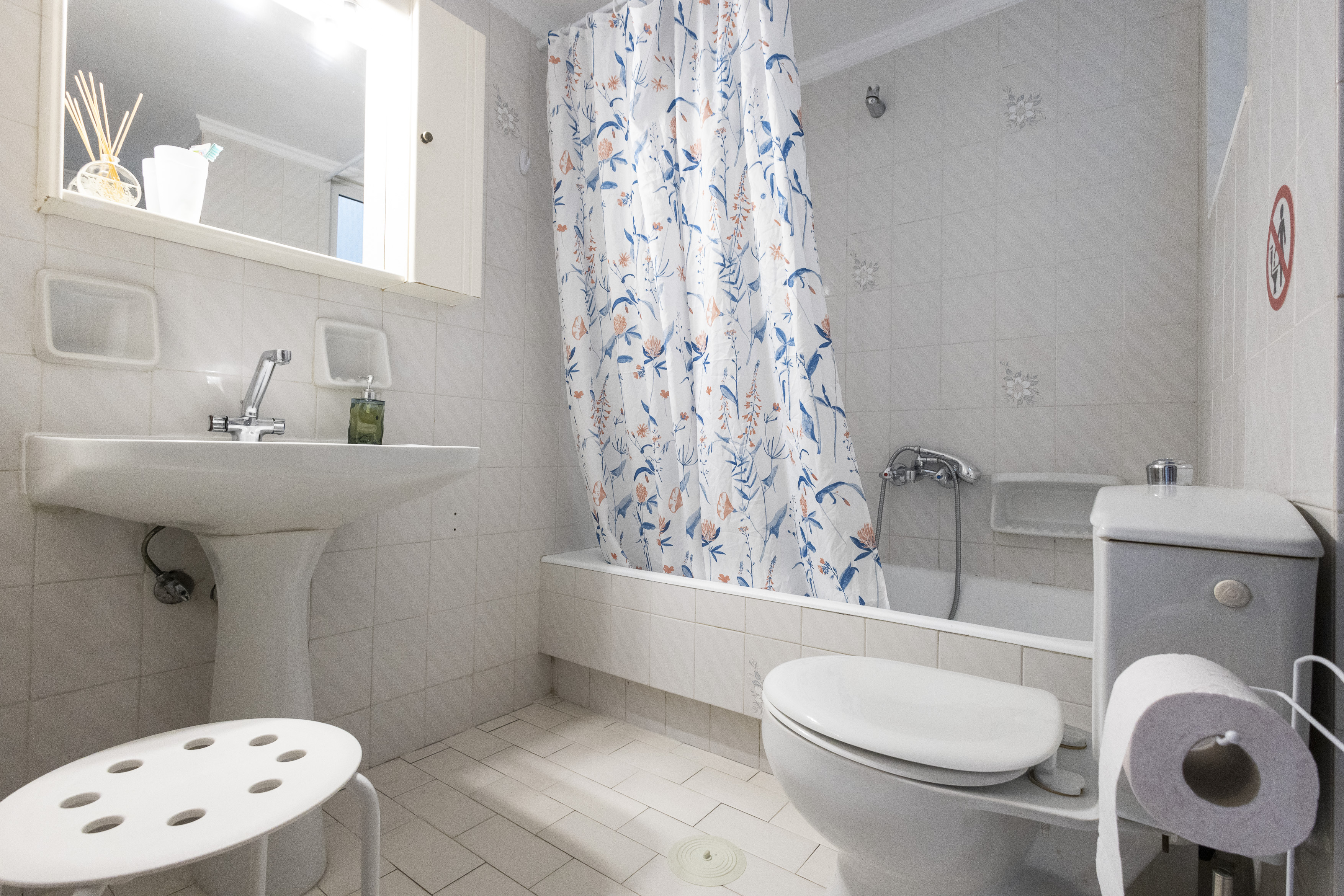 Intern apartment accommodation for Aquatic Conservation internships, Intern Abroad HQ