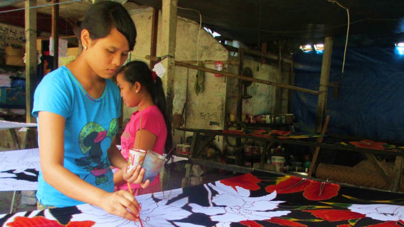 Painting fabric in Bali, Intern Abroad HQ