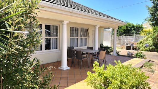 Exterior accommodation example for interns in Cape Town, South Africa, Intern Abroad HQ