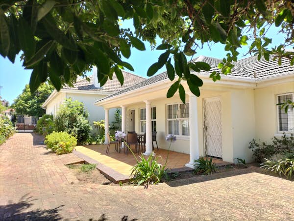 Exterior accommodation example for interns in Cape Town, South Africa, Intern Abroad HQ