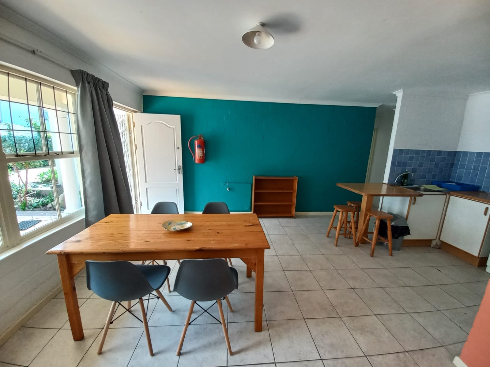 Living room accommodation example for interns in Cape Town, South Africa, Intern Abroad HQ