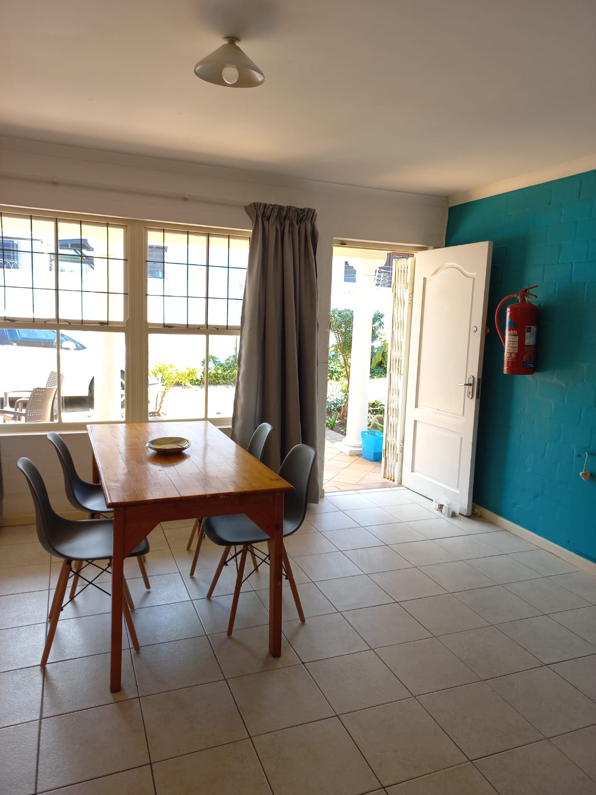 Living room accommodation example for interns in Cape Town, South Africa, Intern Abroad HQ