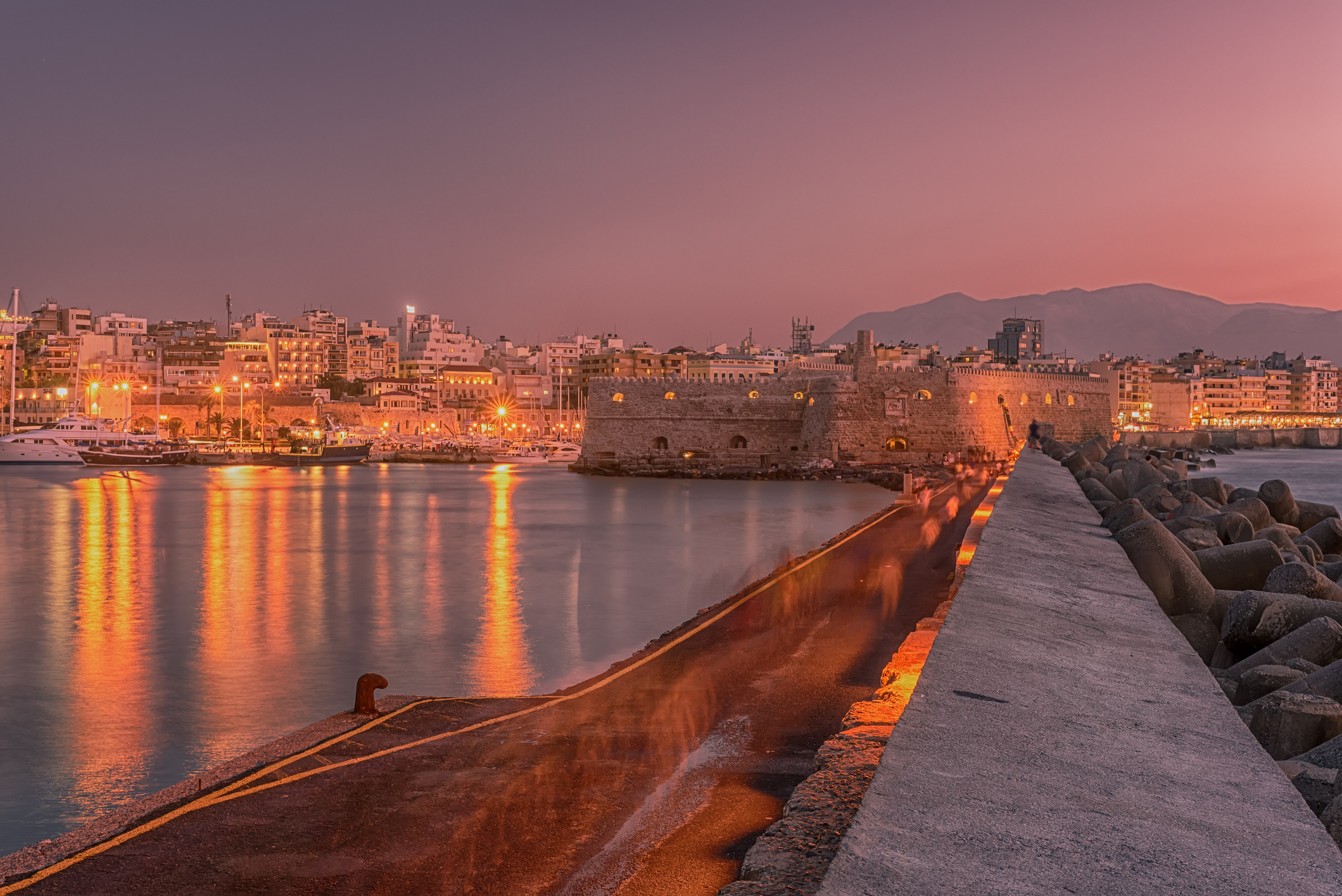 Intern Abroad in Crete, Greece. Strengthen purpose and foster confidence with Intern Abroad HQ