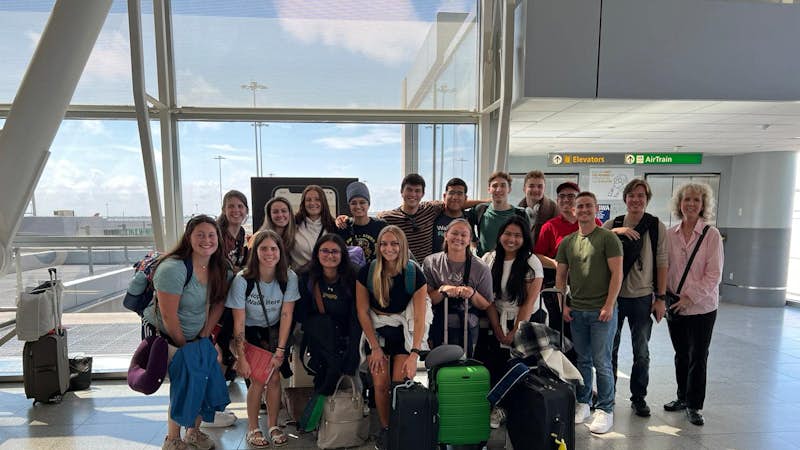 Interns arrive at the airport in Italy, Intern Abroad HQ
