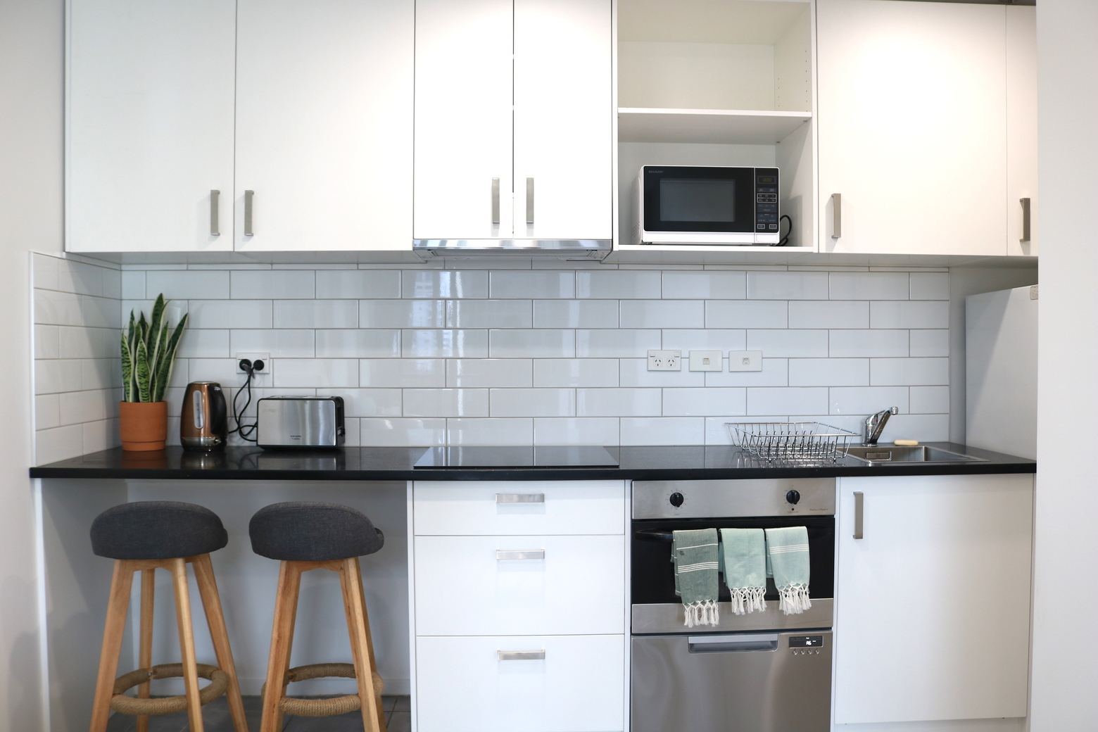 Example photographs for accommodation in Auckland - internships in New Zealand, Intern Abroad HQ