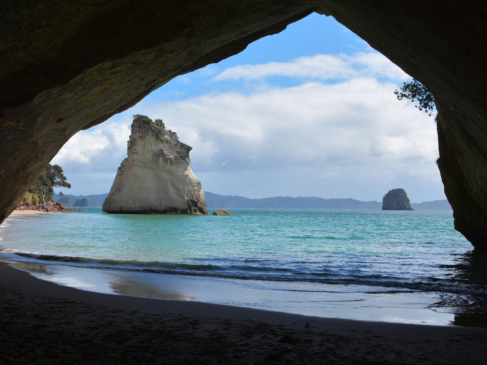 Te Whanganui-A-Hei, Cathedral Cove, on the Coromandel Peninsula in New Zealand