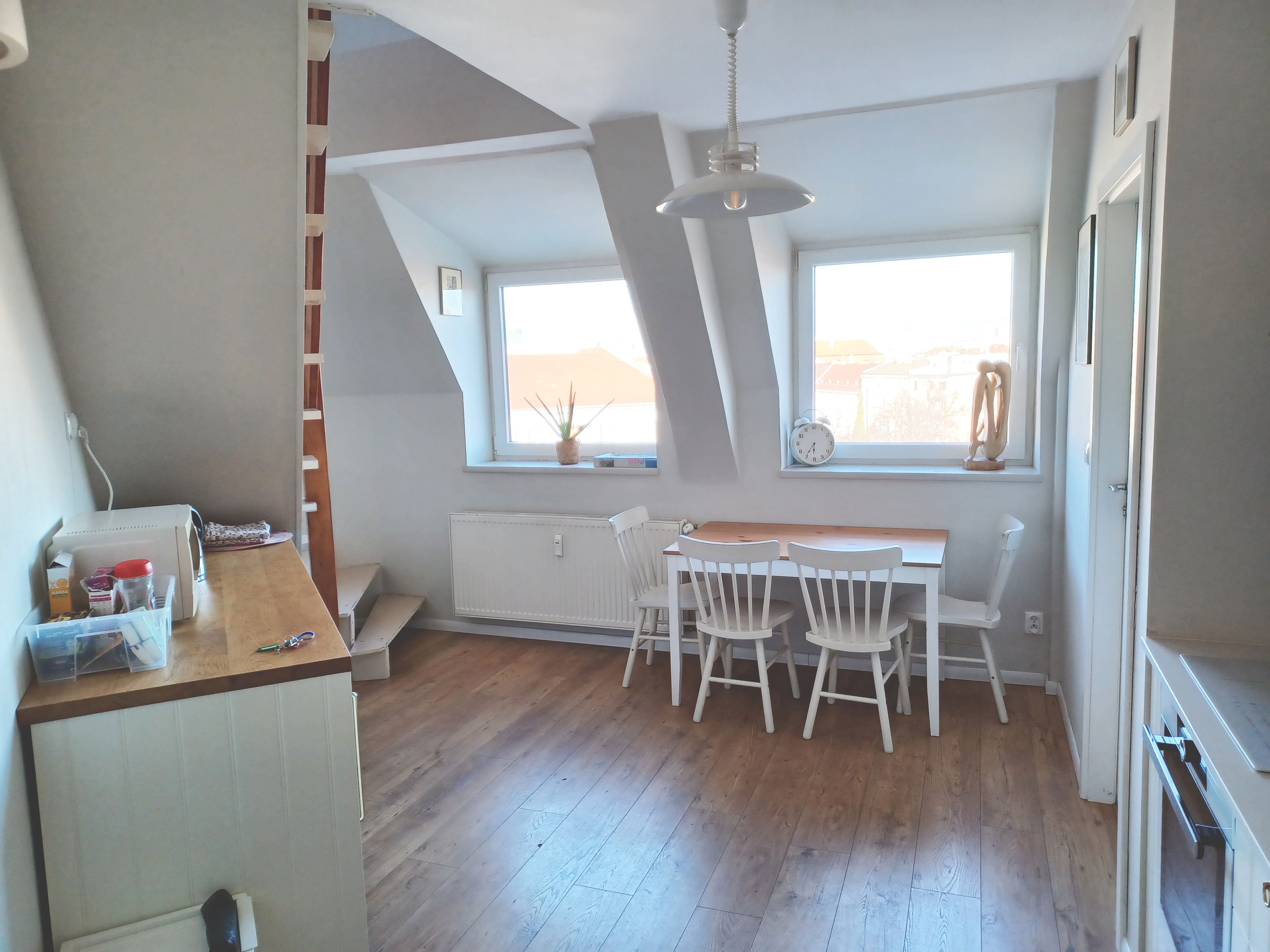 Example of internship program accommodation in Wroclaw, Poland - kitchen, Intern Abroad HQ