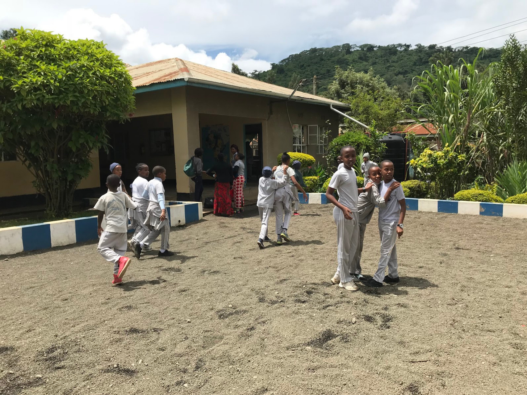 Children playing in Tanzania, Intern Abroad HQ