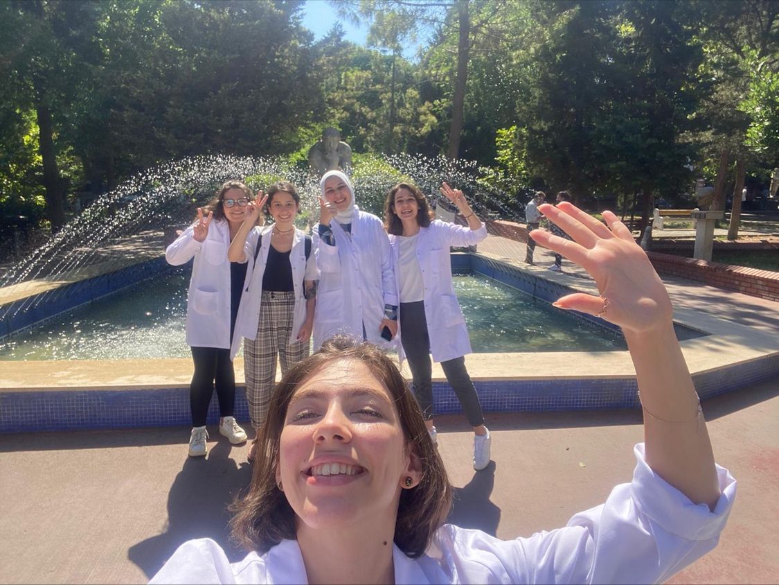 Intern Abroad HQ interns gaining international career experience